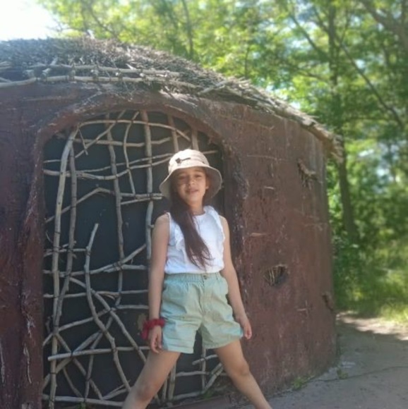 Meet your Posher, Simona - Picture 1 of 1